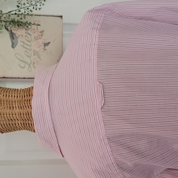 Oxford style Button down with Ruffle front by the GAP - Picture 7 of 11